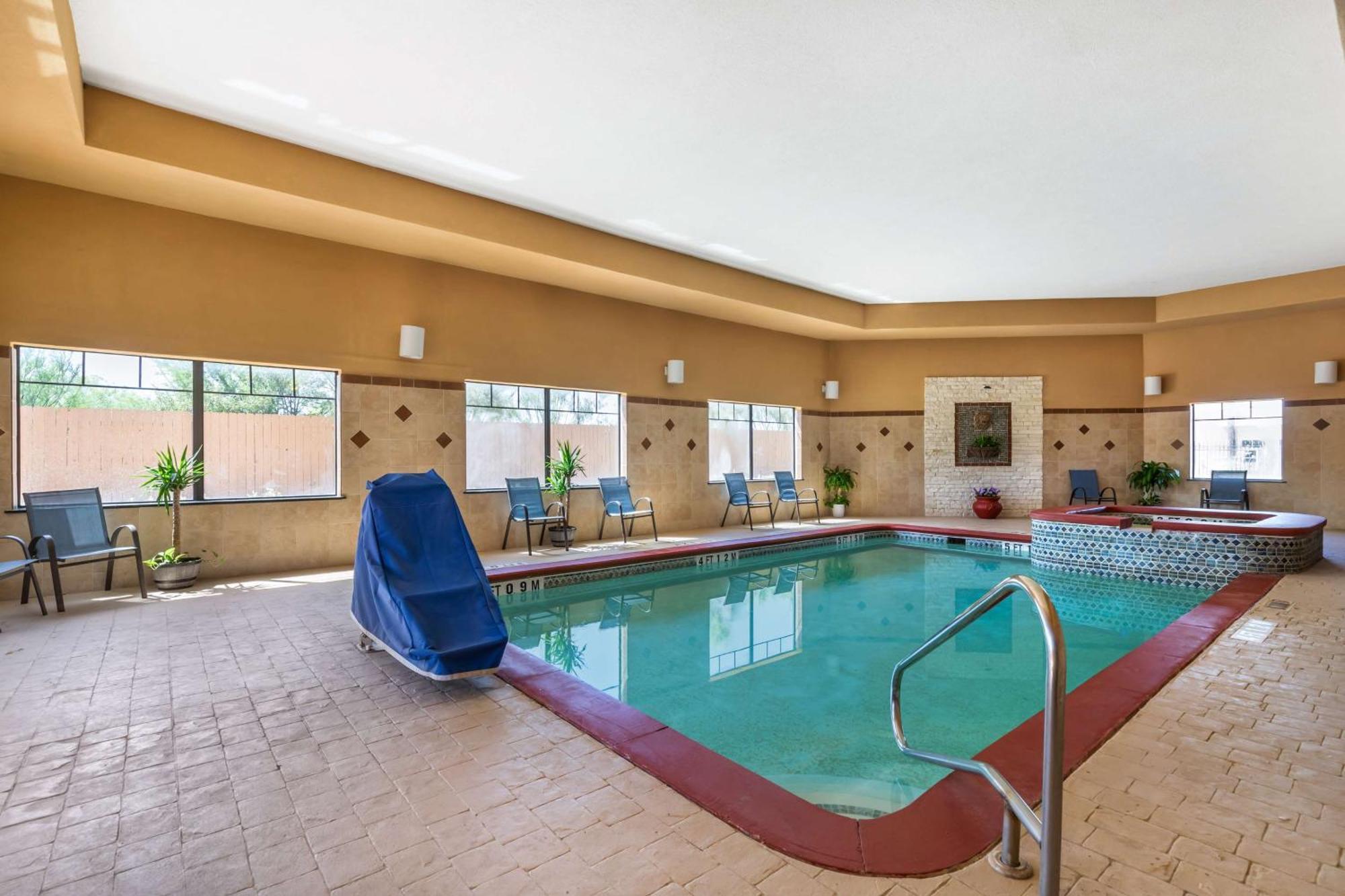 Best Western Plus Lytle Inn And Suites Εξωτερικό φωτογραφία