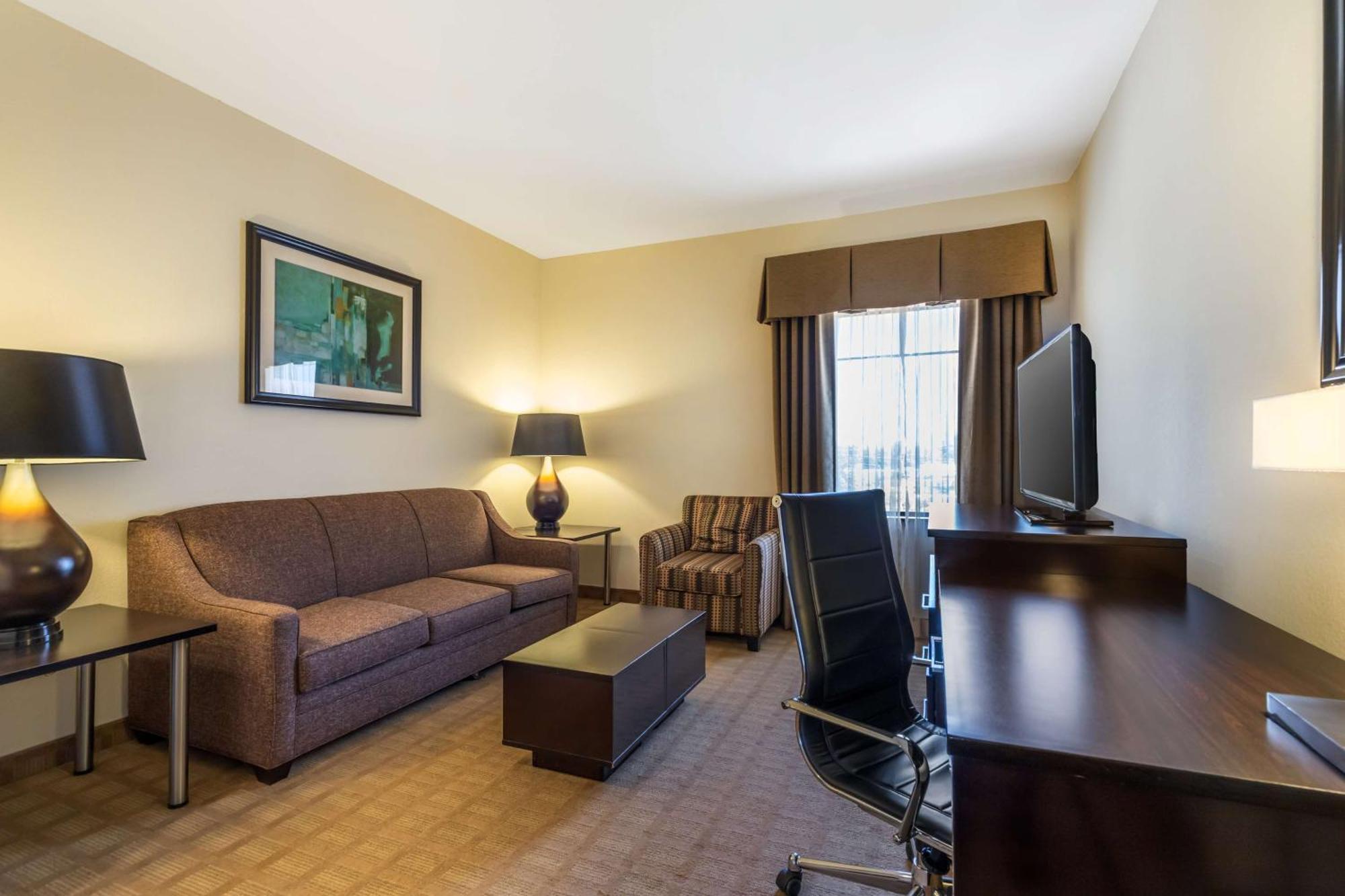 Best Western Plus Lytle Inn And Suites Εξωτερικό φωτογραφία