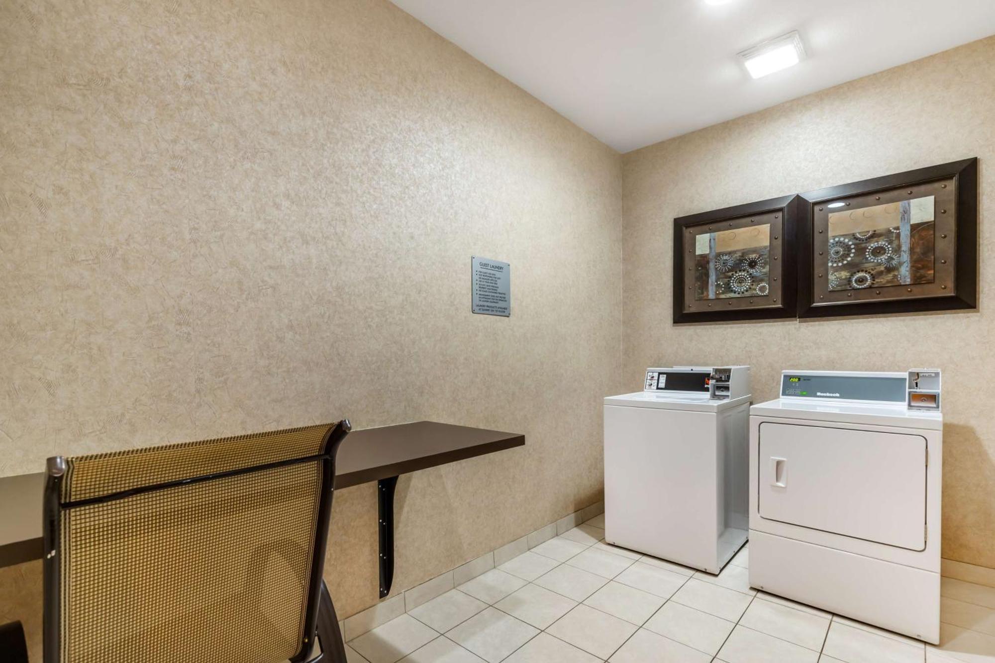 Best Western Plus Lytle Inn And Suites Εξωτερικό φωτογραφία