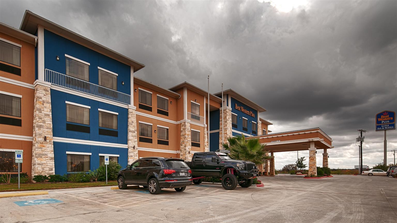 Best Western Plus Lytle Inn And Suites Εξωτερικό φωτογραφία